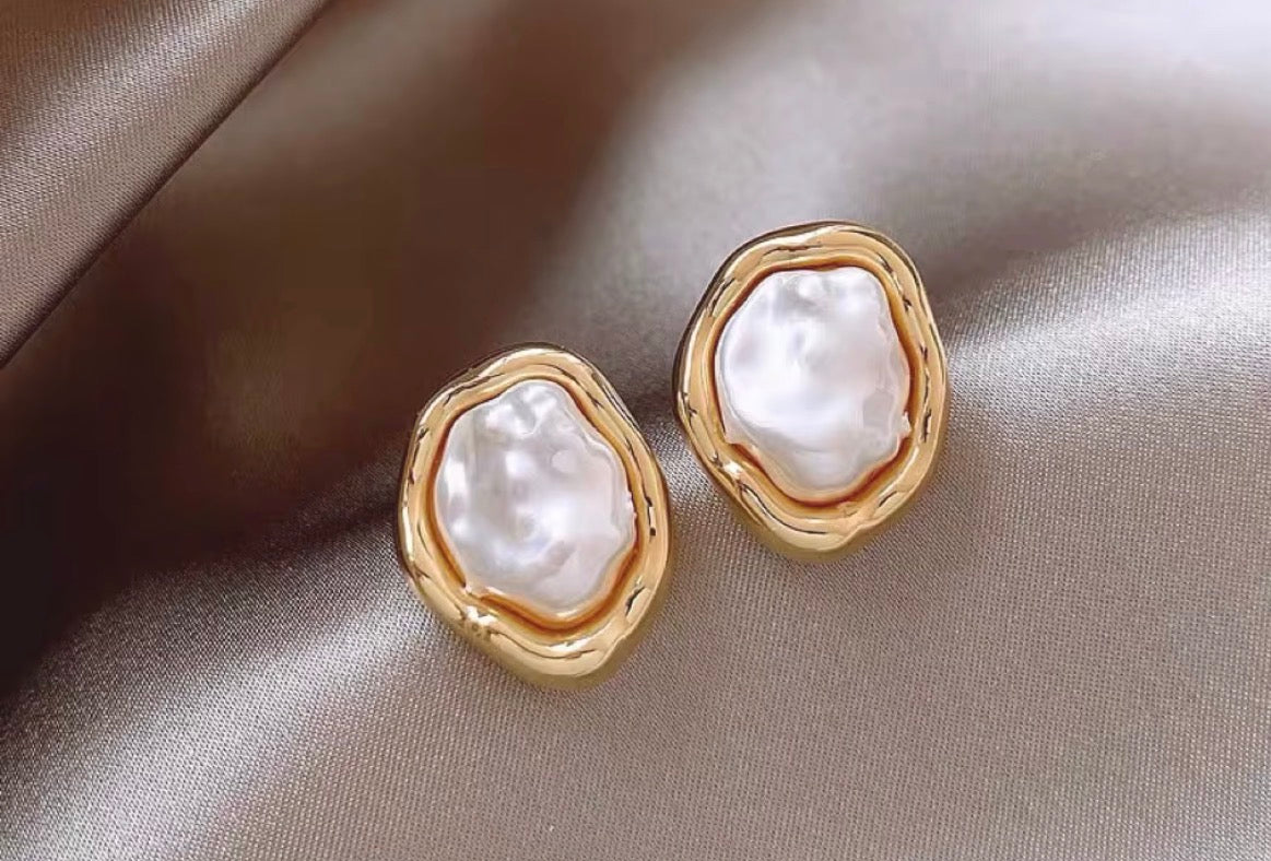 Marée Baroque Pearl Stud
